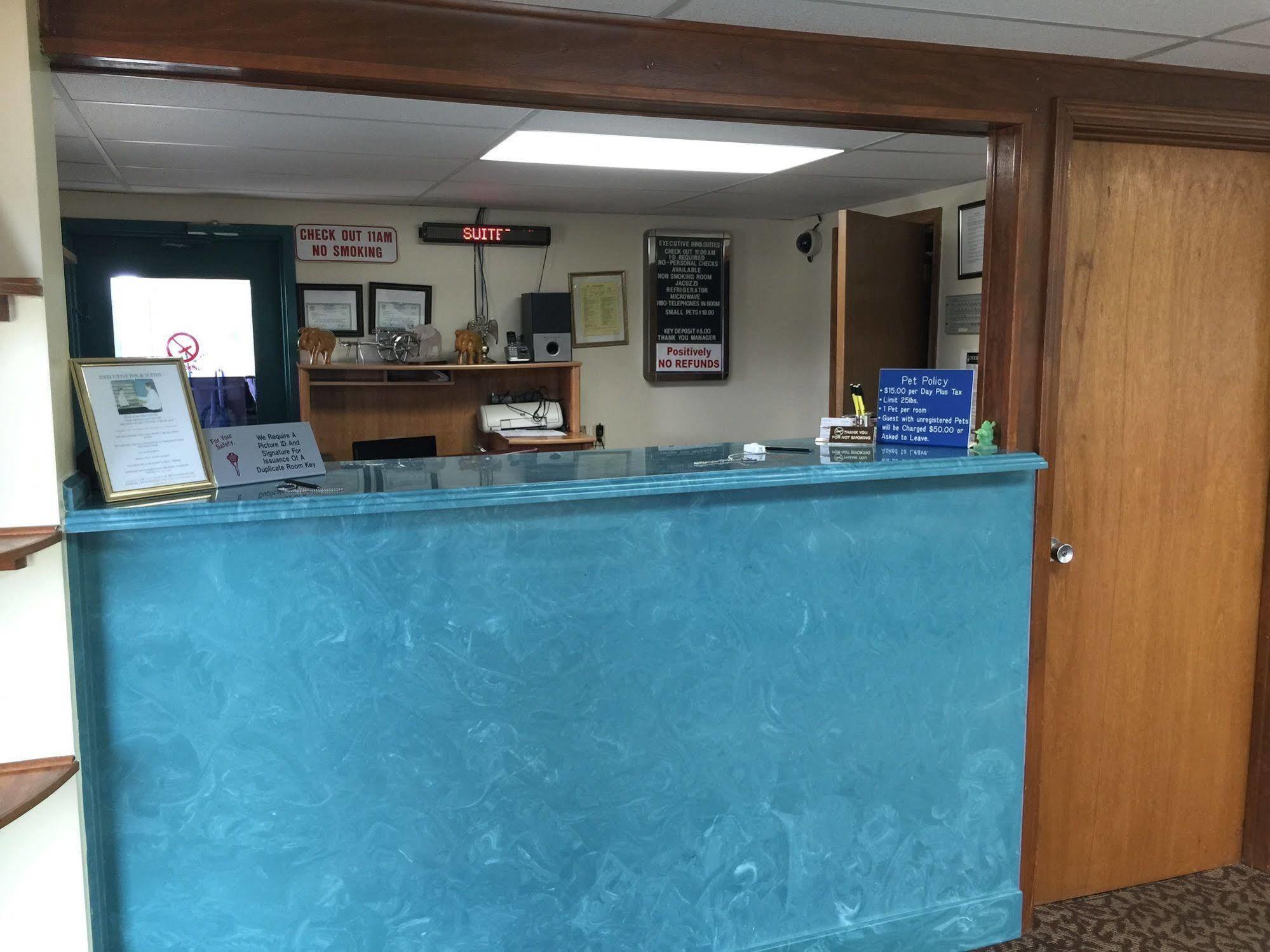 Executive Inn And Suites Dyersburg Ngoại thất bức ảnh
