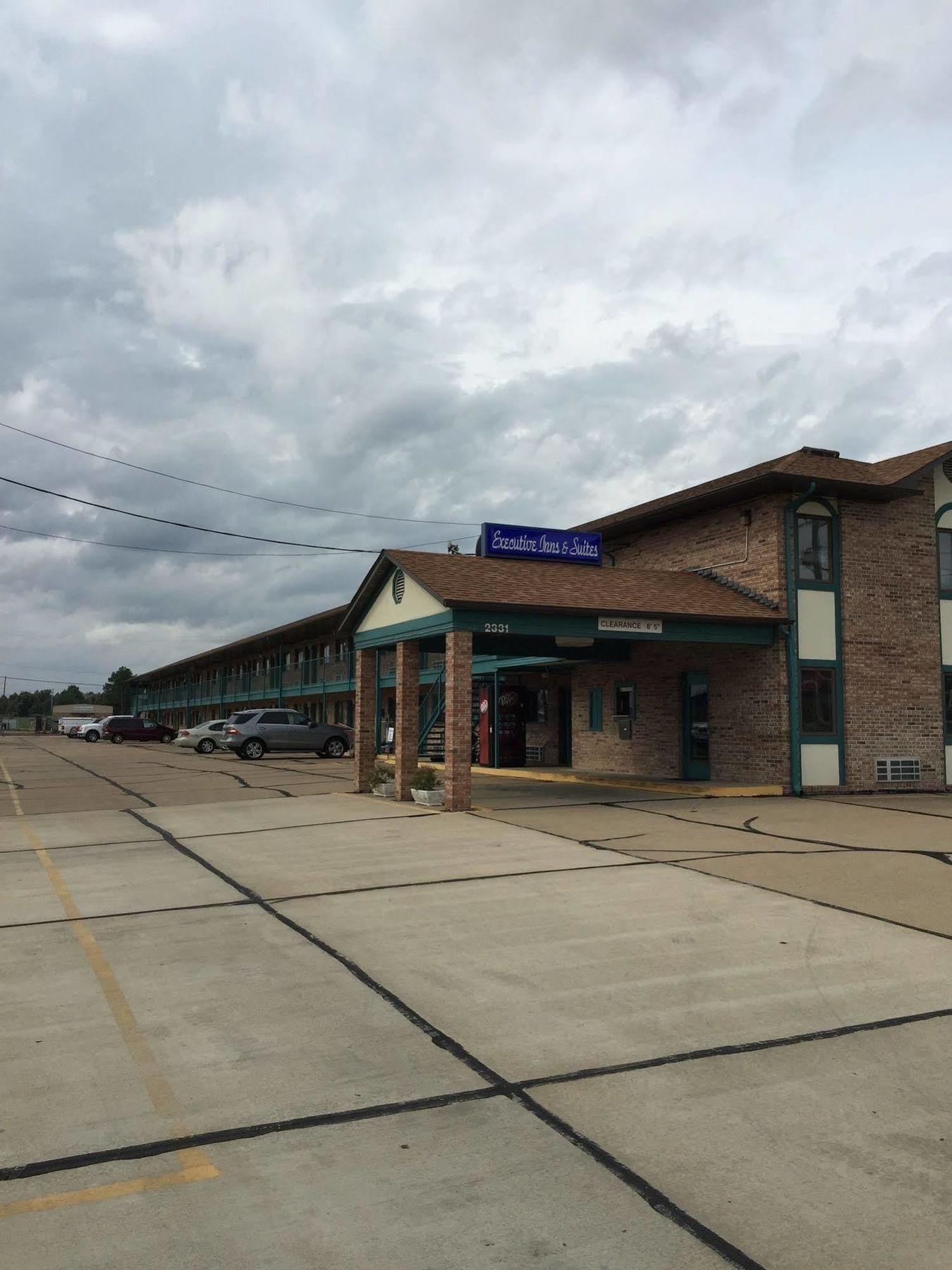 Executive Inn And Suites Dyersburg Ngoại thất bức ảnh